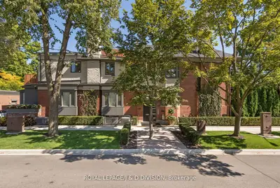 85 Admiral Road 202, Toronto C02, On M5r 2l7