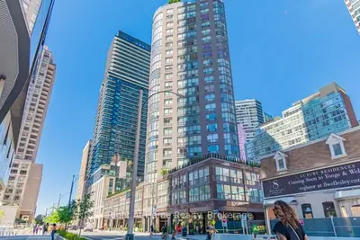 24 Wellesley Street W 513, Toronto C01, On M4y 2x6