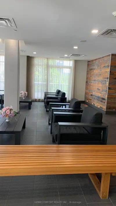 2015 Sheppard Avenue E 205, Toronto C15, On M2j 0b3