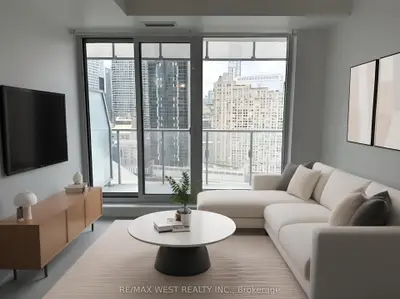 28 Freeland Street 2105, Toronto C08, On M5e 1l7