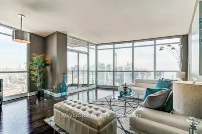 219 Fort York Boulevard Lph 3702, Toronto, On M5v 1b1
