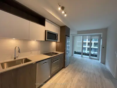 60 Princess Street 930 Se, Toronto C08, On M5a 2c7
