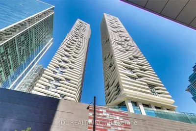 100 Harbour Street 4010, Toronto C01, On M5j 2t5