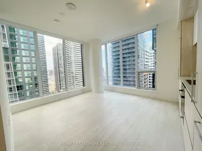 35 Mercer Street 2214, Toronto C01, On M5v 0v1