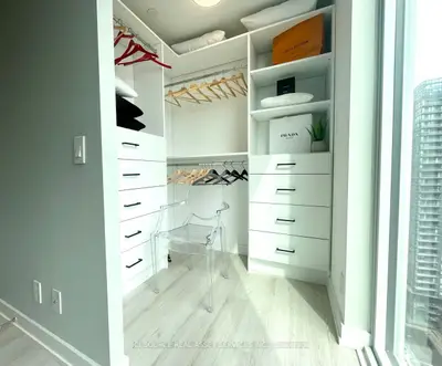 33 Helendale Avenue 2206, Toronto C03, On M4r 0a4