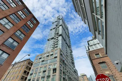 30 Nelson Street 3701, Toronto C01, On M5v 0h5