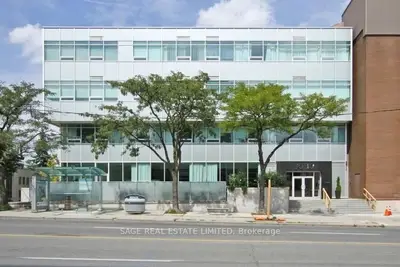 562 Eglinton Avenue E 307, Toronto C10, On M4p 1p1