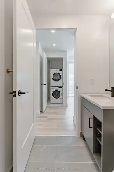 634 Church Street 4110, Toronto C08, On M4y 0g9