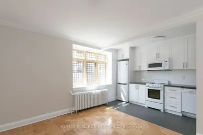398 Avenue Road 326, Toronto C02, On M4v 2h4