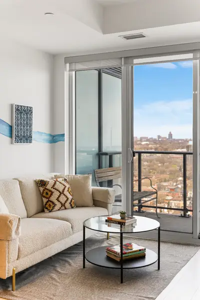 5 Defries Street 2413, Toronto C08, On M5a 0w7