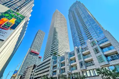 2221 Yonge Street 1507, Toronto C10, On M4s 0b8