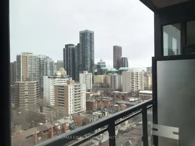 17 Dundonald Street 1402, Toronto C08, On M4y 0e4