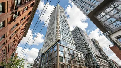 88 Queen Street 5805, Toronto C08, On M5c 0b6
