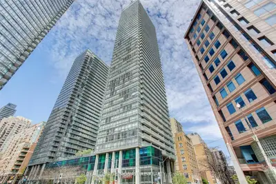 38 Grenville Street 2209, Toronto C01, On M5v 3g5