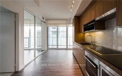 90 Queens Wharf Road 302, Toronto C01, On M5v 0j4