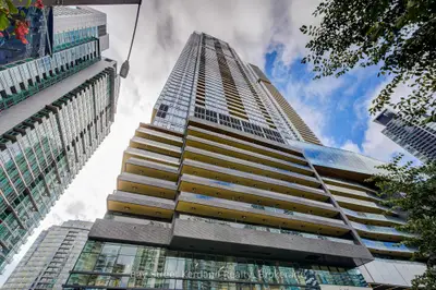 1 Concord Cityplace Way 4209, Toronto C01, On M5v 0x3