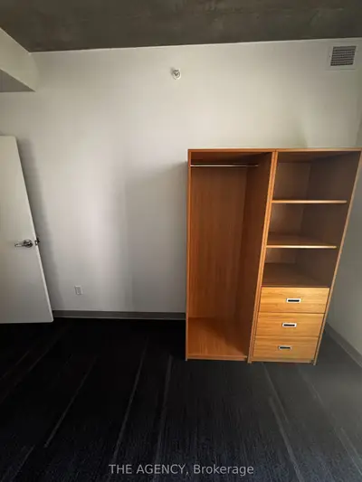 253 College Street, Toronto C01, On M5t 1r5