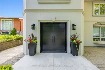 31 George Henry Boulevard, Toronto, On M2j 1e3