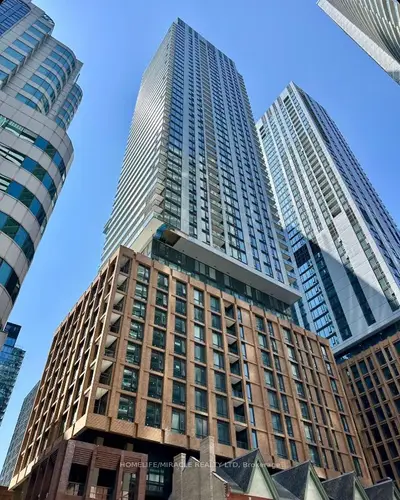 8 Widmer Street 3715, Toronto C01, On M5v 0w6