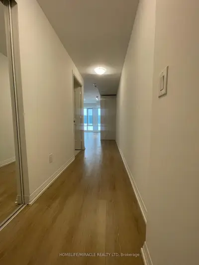 8 Widmer Street 1110, Toronto C01, On M5v 0w6