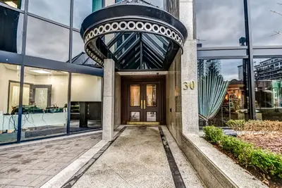 30 Wellington Street E 1201, Toronto C08, On M5e 1s3
