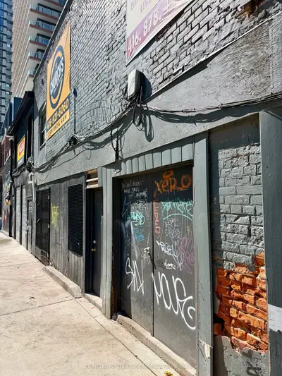 531-533 Yonge Street 8-rear, Toronto C08, On M4y 1y5