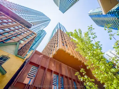 28 Widmer Street 4222, Toronto C01, On M5v 2e7