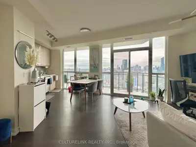99 John Street 4405, Toronto C01, On M5v 0s6