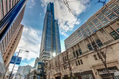 386 Yonge Street 2201, Toronto C01, On M5b 0a5