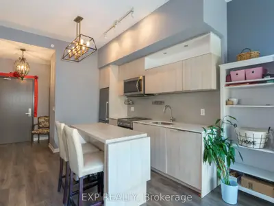50 Forest Manor Road 209, Toronto, On M2j 0e3
