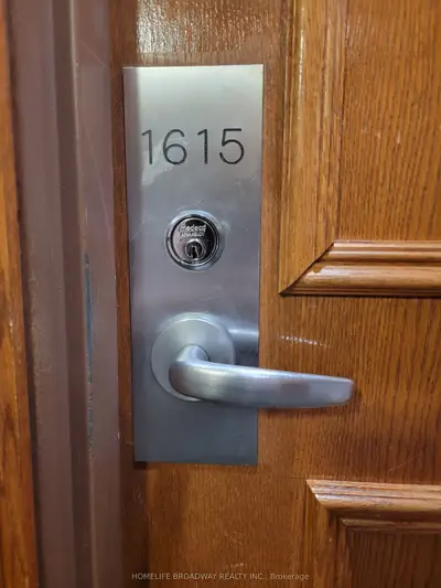 23 Lorraine Drive E 1615, Toronto C07, On M2n 6z6