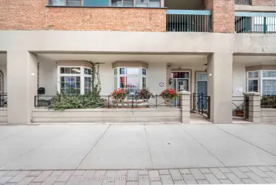 85 Mccaul Street N, Toronto C01, On M5t 2w7