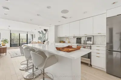 40 Oaklands Avenue 201, Toronto C02, On M4v 2z3