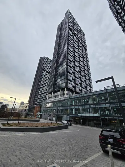 1 Quarrington Lane 3808, Toronto C13, On M3c 0s4