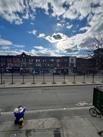 383 Spadina Avenue 2a, Toronto C01, On M5t 2g6