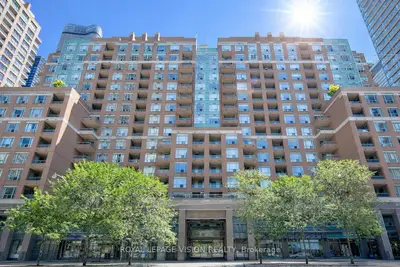 889 Bay Street 709, Toronto C01, On M5s 3k5
