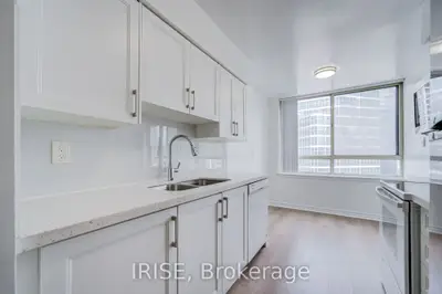 633 Bay Street 1516, Toronto C01, On M5g 2g4