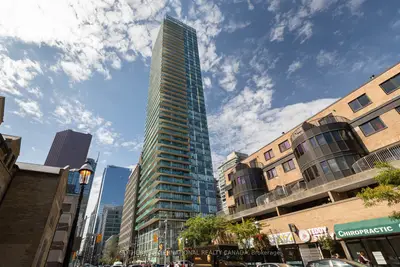 33 Lombard Street 1004, Toronto C08, On M5c 3h8