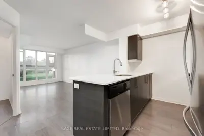 35 Bastion Street 821, Toronto C01, On M5v 0c2