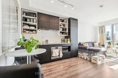 20 Edward Street 2213, Toronto C01, On M5g 1c9