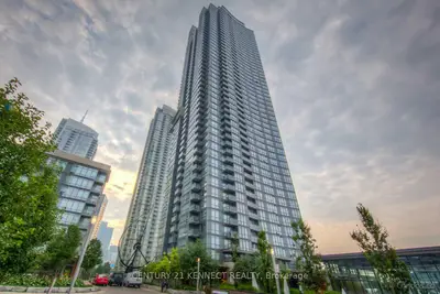 11 Brunel Court 4701, Toronto C01, On M5v 3y3