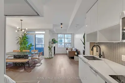 501 Adelaide Street W 804, Toronto C01, On M5v 0r3
