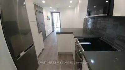 1213 Dundas Street W Upper S, Toronto C01, On M6j 1x3
