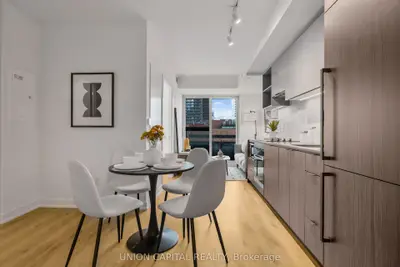 252 Church Street 1801, Toronto C08, On M5b 0e6