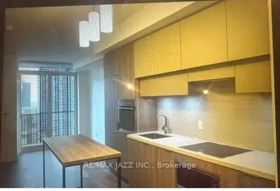 8 Eglinton Avenue E 1709, Toronto C10, On M4p 1a6