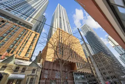 28 Widmer Street 4727, Toronto C01, On M5v 0t2