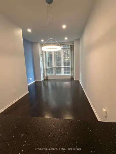 7 King Street E 1411, Toronto C08, On M5c 3c5
