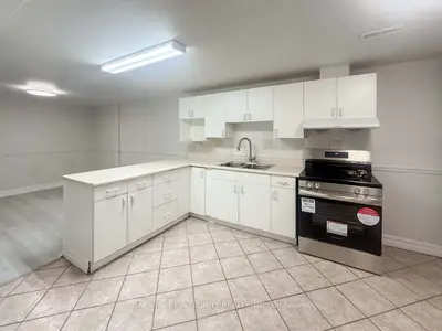 130 Kingslake Road Lower, Toronto C15, On M2j 3g1