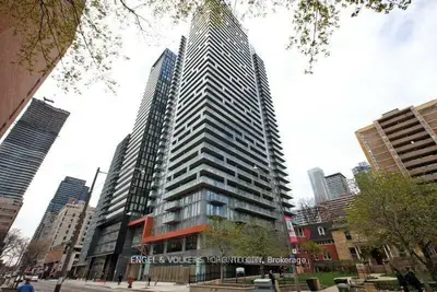 50 Wellesley Street 3802, Toronto C08, On M4y 1g2