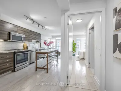 525 Adelaide Street W 1622, Toronto C01, On M5v 0n7